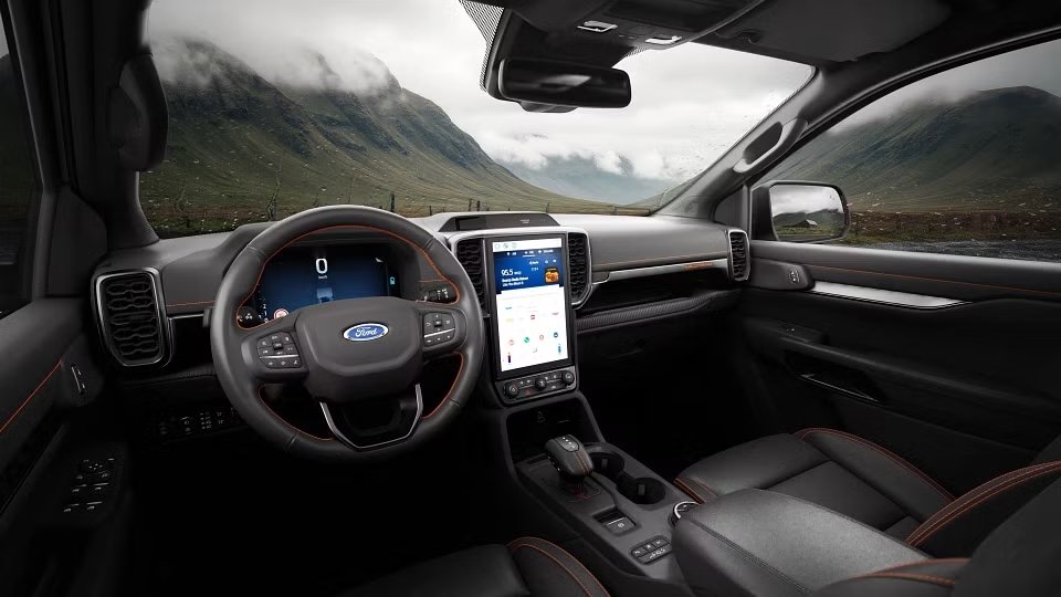 Ford Ranger nay có lái rảnh tay, cảnh báo trộm rơ moóc kéo sau nhưng xe ở Việt Nam khó được trang bị sớm- Ảnh 2.