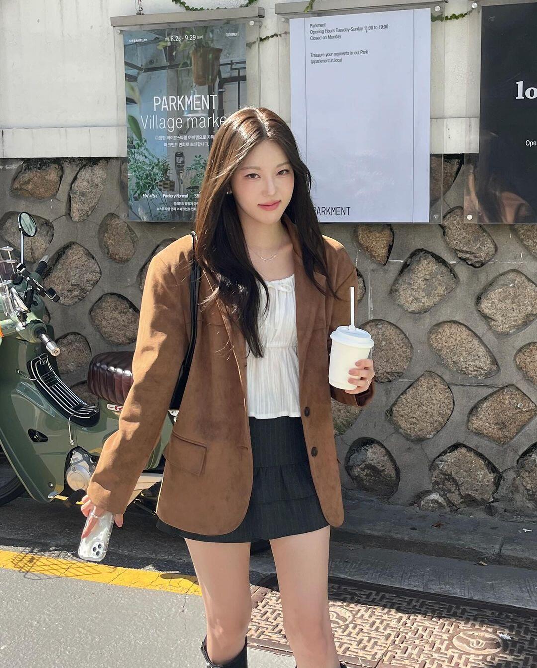 Tủ đồ toàn quần áo bình dân nhưng vẫn amp;#34;sang ngầmamp;#34; nhờ 5 món được xem như amp;#34;bảo chứngamp;#34; mặc đẹp - 1