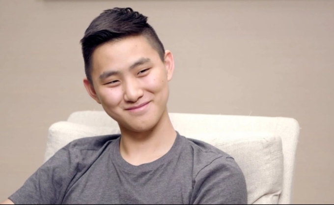 Alexandr Wang - đồng sáng lập Scale AI - công ty gắn nhãn dữ liệu AI.  Ảnh: YouTube/Index Ventures