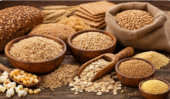 Ngũ cốc nguyên hạt giàu chất xơ, vi tamin và khoáng chất thiết yếu… hỗ trợ kiểm soát huyết áp.