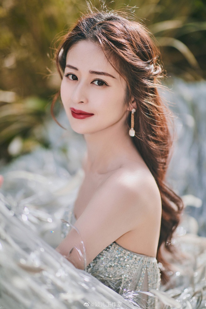 Dĩnh Nhi đã áp dụng bài tập này trong thời gian dài giúp cô có được vóc dáng đẹp.