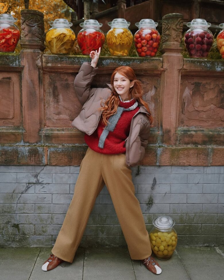 Học từ Triệu Lộ Tư cách để tóc màu nâu cam đẹp như mộng, giúp chị em trẻ lại 10 tuổi, để mặt mộc vẫn xinh - 4