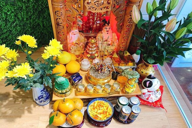 Gia chủ tuyệt đối không tự ý nhổ nén nhang trong lư hương đem bỏ khi lau dọn bàn thờ Thần tài.