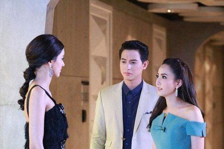 Một ngày, tôi nhìn thấy chồng nắm tay bạn thân của tôi đi giữa phố. (Ảnh minh họa)