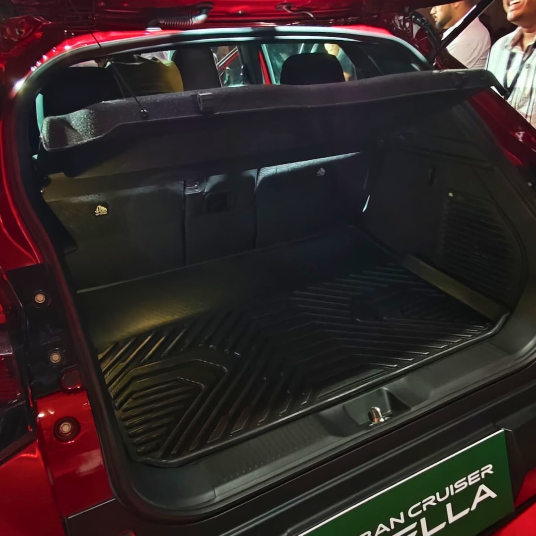 Cận cảnh SUV điện giá rẻ của Toyota- Ảnh 5. Cận cảnh SUV điện giá rẻ của Toyota- Ảnh 5.