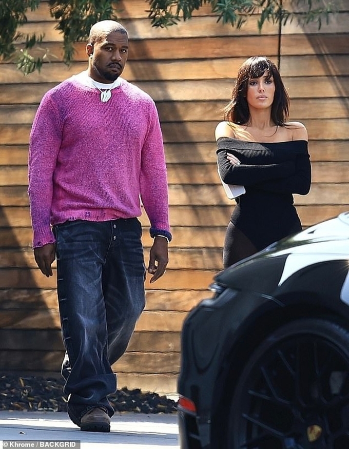 Kanye West bên vợ kém 18 tuổi - Bianca Censori. Ảnh: Backgrid