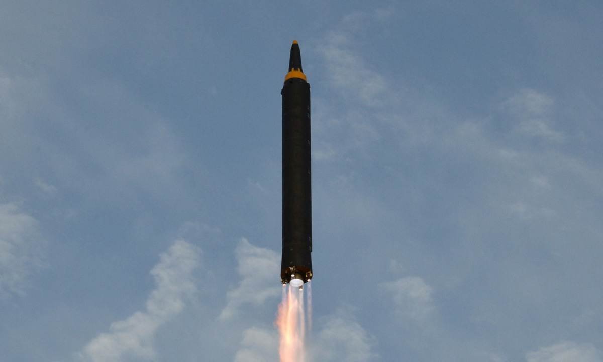 Tên lửa Hwasong-12 phóng thử hồi năm 2017. Ảnh: KCNA.