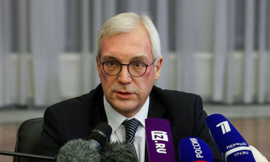 Thứ trưởng Ngoại giao Nga Alexander Grushko tại cuộc họp báo ở Brussels, Bỉ, hôm 12/1. Ảnh: Reuters.