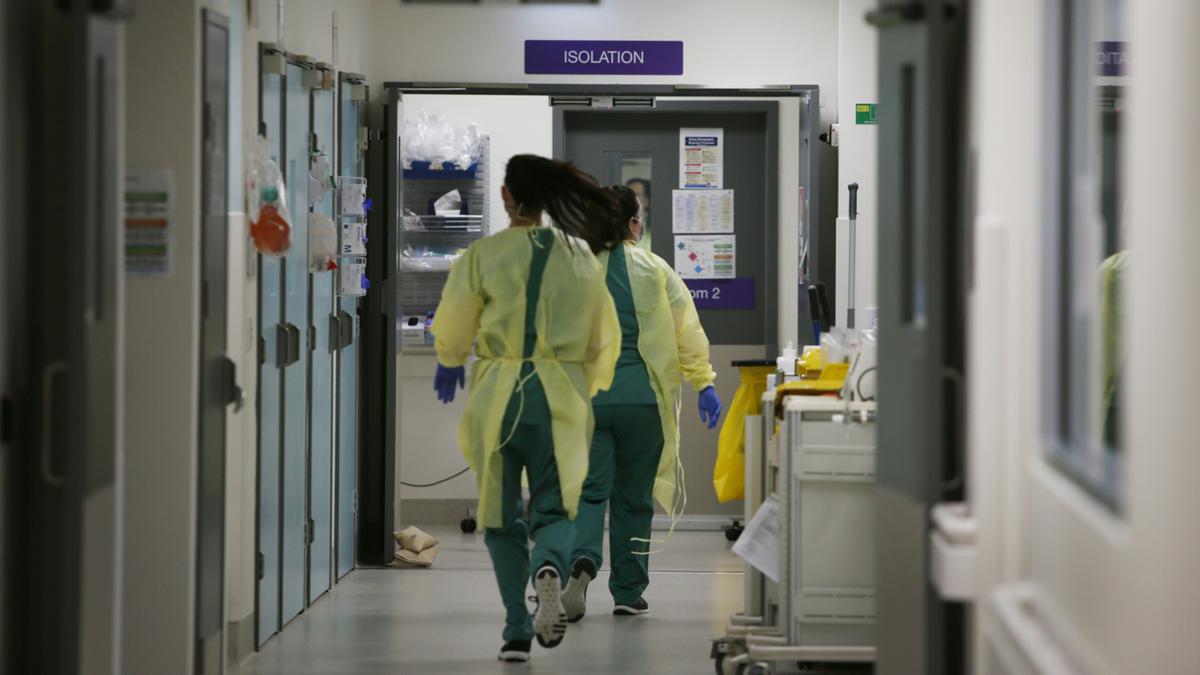Australia Omicron COVID update: More than 50,000 private hospital nurses to  join public system in battle against Omicron | 7NEWS
