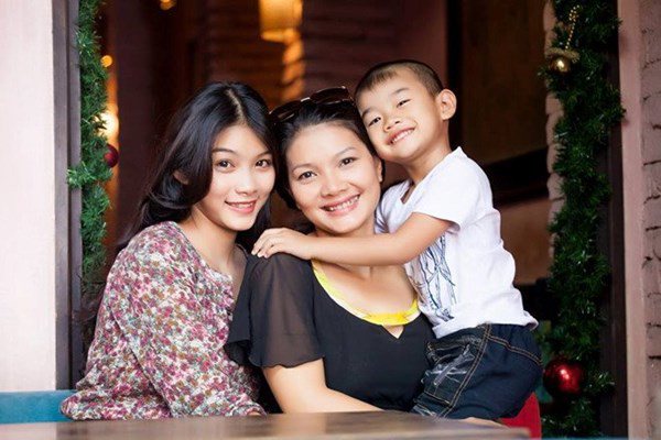 Sao Việt lấy chồng khi mới đôi mươi: Người được đại gia cưng nựng, kẻ nhận trái đắng - 3