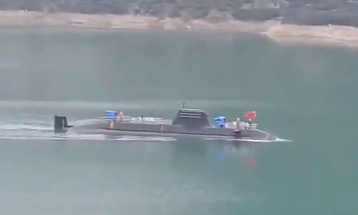 Tàu ngầm mới của Trung Quốc lộ diện