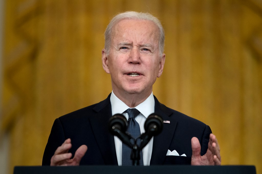 Tổng thống Mỹ Joe Biden phát biểu tại Nhà Trắng hôm 15/2. Ảnh: AFP.