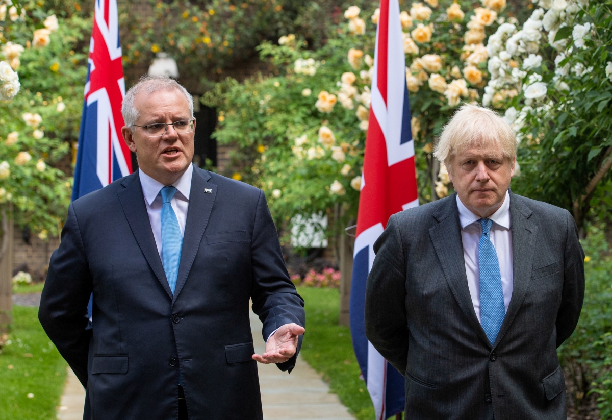Thủ tướng Australia Scott Morrison (trái) và Thủ tướng Anh Boris Johnson vừa có cuộc điện đàm vào tối qua (16/2). Ảnh: Reuters