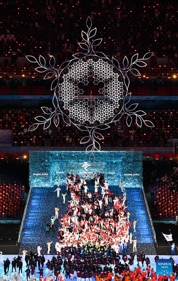 Rực rỡ sắc màu tại Lễ bế mạc Thế vận hội mùa đông Bắc Kinh 2022 - Ảnh 9.