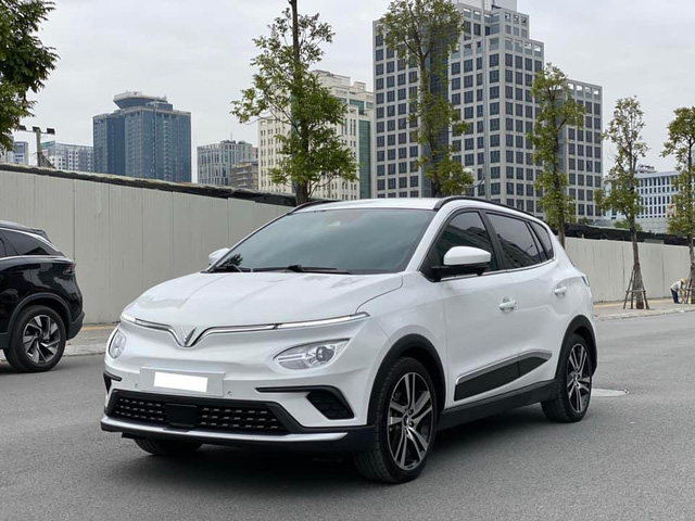 VinFast VF e34 đầu tiên được bán lại với giá hơn 500 triệu đồng - Ảnh 1. VinFast VF e34 đầu tiên được bán lại với giá hơn 500 triệu đồng - Ảnh 1.