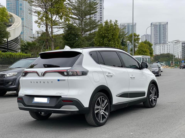 VinFast VF e34 đầu tiên được bán lại với giá hơn 500 triệu đồng - Ảnh 4. VinFast VF e34 đầu tiên được bán lại với giá hơn 500 triệu đồng - Ảnh 4.