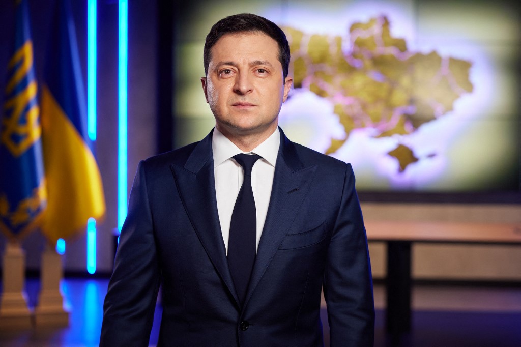 Tổng thống Ukraine Volodymyr Zelensky phát biểu trên truyền hình hôm nay. Ảnh: AFP.