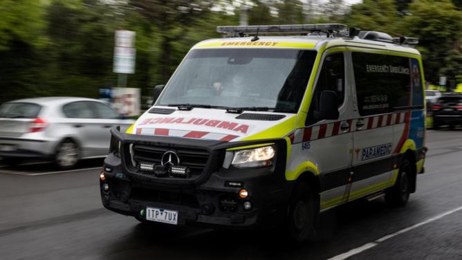 Victoria had Australia's worst ambulance call response times last financial year. (Diego Fedele/AAP PHOTOS)