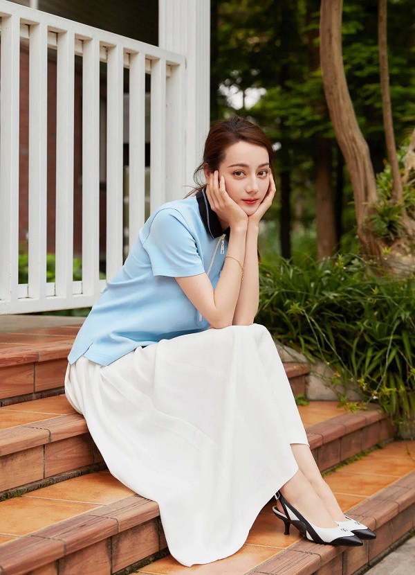 4 kiểu giày dép sẽ là xu hướng của năm 2023, có thể biến mọi set đồ trở nên sang xịn gấp đôi - 1