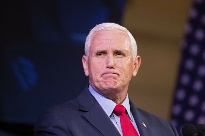 Cựu phó tổng thống Mỹ Mike Pence phát biểu tại một trường đại học ở bang Virginia tháng 4/2022. Ảnh: AFP.