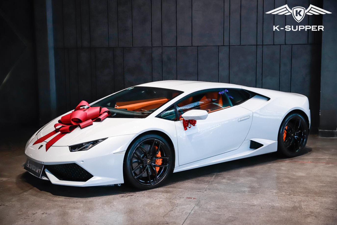 Hot girl Buôn Mê Thuột tậu siêu xe Lamborghini Huracan nhân dịp lễ Tình nhân - Ảnh 7.