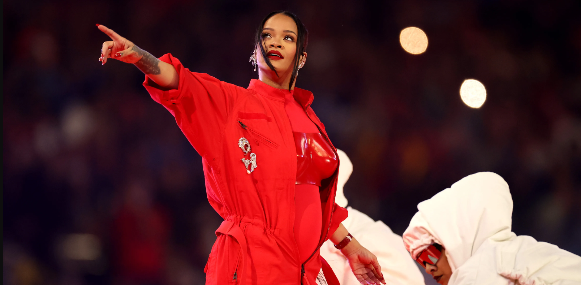 Rihanna nhận cát-xê 0 đồng khi diễn tại Super Bowl - Ảnh 1.