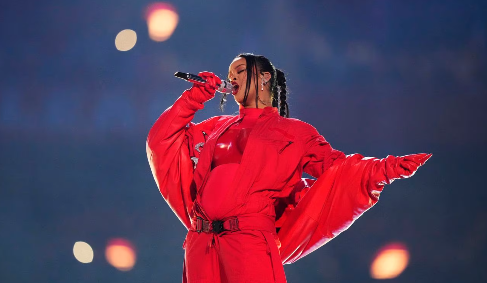Rihanna nhận cát-xê 0 đồng khi diễn tại Super Bowl - Ảnh 2.