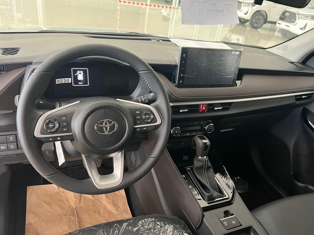 Toyota Vios thế hệ mới ra mắt khắp Đông Nam Á nhưng bỏ rơi Việt Nam - Cơ hội cho Accent? - Ảnh 4. Toyota Vios thế hệ mới ra mắt khắp Đông Nam Á nhưng bỏ rơi Việt Nam - Cơ hội cho Accent? - Ảnh 4.