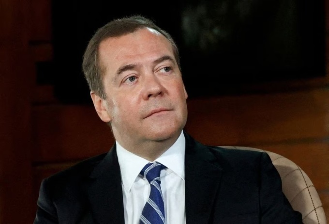 Phó chủ tịch Hội đồng An ninh Nga Dmitry Medvedev trả lời phỏng vấn tại Moskva tháng 1/2022. Ảnh: Reuters.