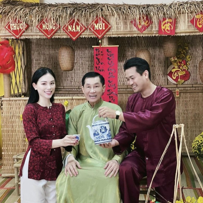 Người đẹp thường đón Tết với gia đình Phillip Nguyễn.