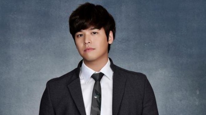 Lee Jang Woo từng điển trai, ngọt ngào và ăn nói có duyên khi tham gia các show thực tế. 