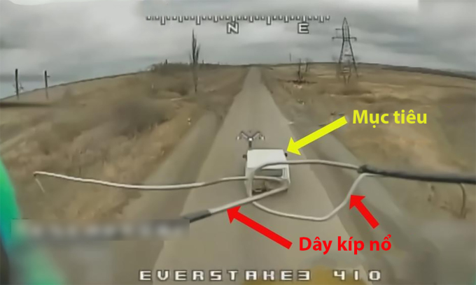Thiết kế dây kíp nổ thường xuất hiện trên UAV FPV Ukraine. Ảnh: Escadrones