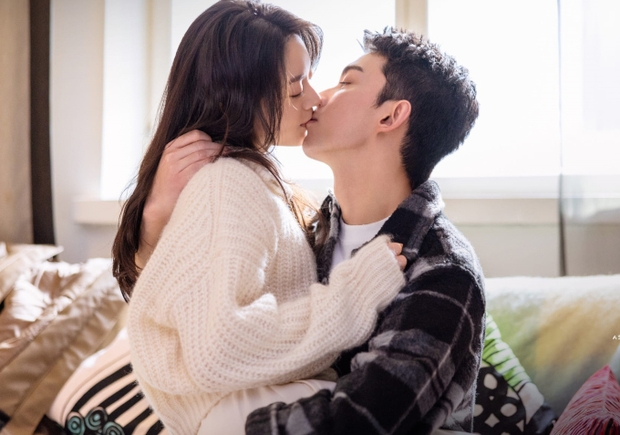 Phim được khen là siêu phẩm lãng mạn, mở điểm cao ngất nhờ cặp chính như từ truyện bước ra - Ảnh 2. Phim được khen là siêu phẩm lãng mạn, mở điểm cao ngất nhờ cặp chính như từ truyện bước ra - Ảnh 2.