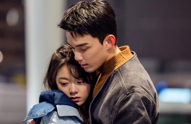 Phim được khen là siêu phẩm lãng mạn, mở điểm cao ngất nhờ cặp chính như từ truyện bước ra - Ảnh 3. Phim được khen là siêu phẩm lãng mạn, mở điểm cao ngất nhờ cặp chính như từ truyện bước ra - Ảnh 3.