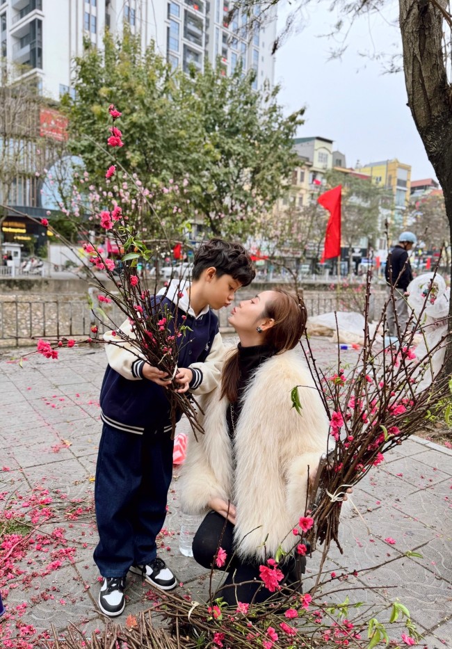 Huyền Lizzie: amp;#34;Năm Giáp Thìn, mẹ con tôi chọn đón Tết ở một nơi xaamp;#34; - 16