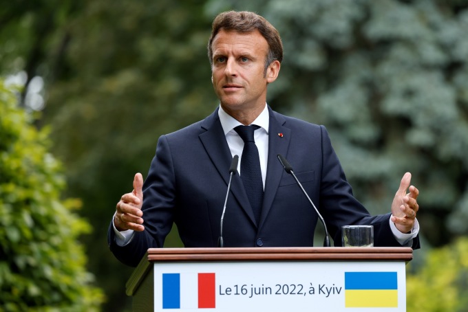 Tổng thống Macron họp báo tại Kiev, Ukraine, hôm 16/6/2022. Ảnh: AFP