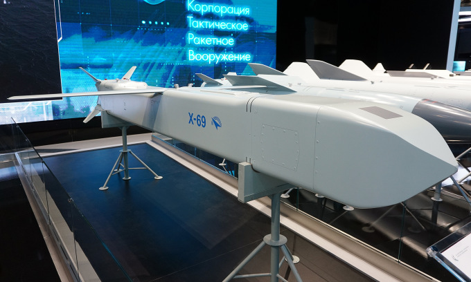 Mô hình tên lửa Kh-69 được Nga trưng bày tại triển lãm Army năm 2022. Ảnh: Vitaly Kuzmin