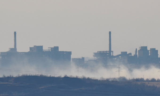 Một góc Nhà máy Hóa chất và Than cốc Avdeevka trong ảnh chụp hôm 15/2. Ảnh: Reuters