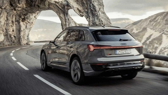 Audi Q8 e-tron lên lịch về Việt Nam giữa năm nay: Giá dự kiến 3,8 tỷ, chạy gần 600km/sạc, tương thích hơn 100 trạm sạc - Ảnh 4.