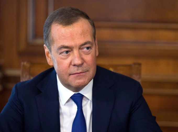 Phó chủ tịch Hội đồng An ninh Nga Dmitry Medvedev trả lời phỏng vấn tại dinh thự ở ngoại ô Moskva năm 2023. Ảnh: Reuters