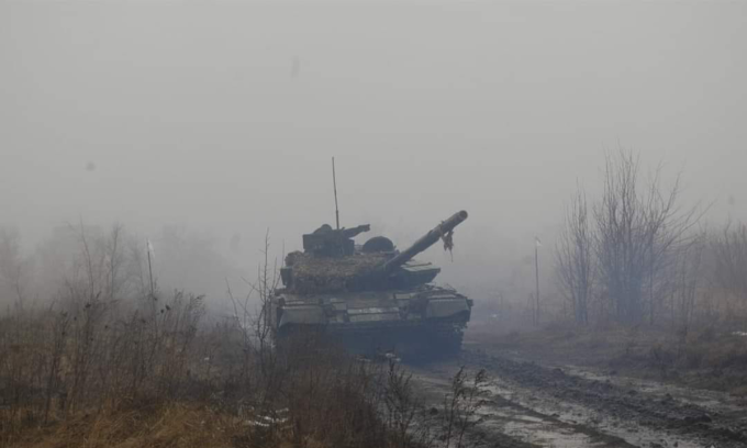 Xe tăng Ukraine trên tiền tuyến trong bức ảnh đăng ngày 23/2. Ảnh: Quân đội Ukraine