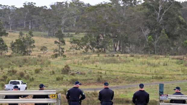 Cảnh sát Úc dốc sức tìm thi thể cặp đôi đồng tính bị sát hại dã man - Ảnh 1.