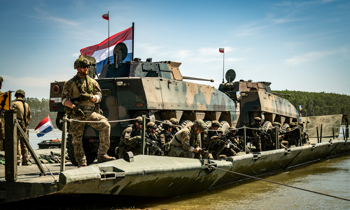 Binh sĩ NATO tham gia diễn tập vượt sông tại Romania tháng 6/2023. Ảnh: US Army