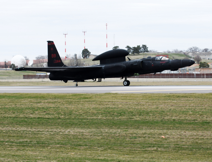 Trinh sát cơ U-2 tại căn cứ không quân Offutt, bang Nebraska, vào tháng 4/2023. Ảnh: USAF