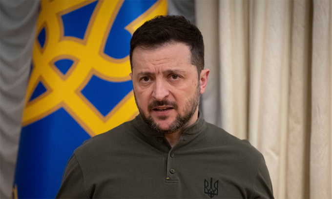 Tổng thống Ukraine Volodymyr Zelensky trong họp báo tại Kiev ngày 10/2. Ảnh: AP