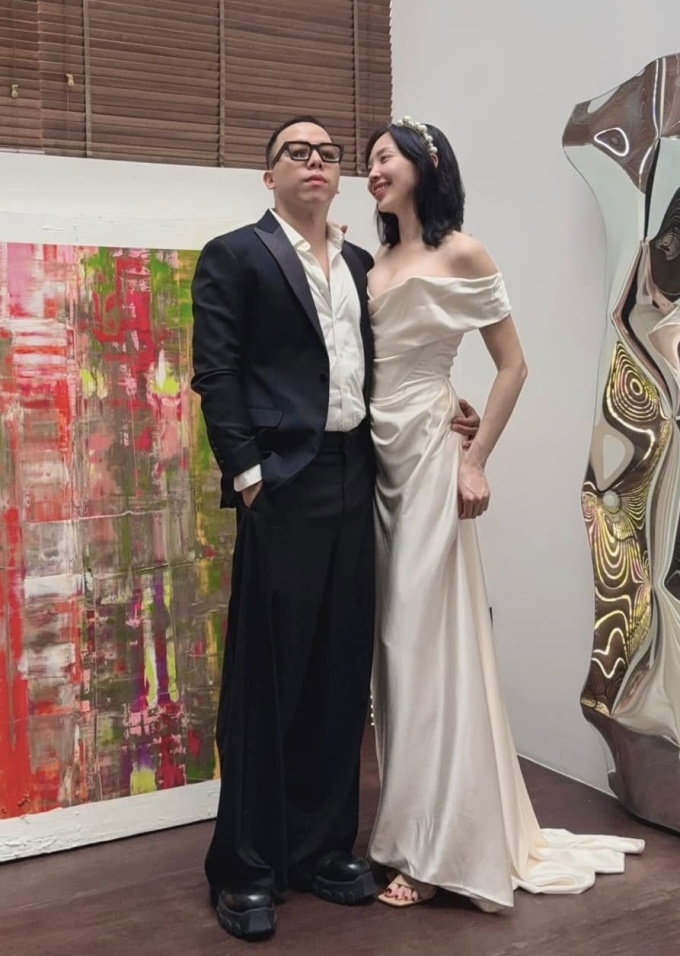 Tóc Tiên tái hiện khung cảnh hôn lễ bên Hoàng Touliver dịp kỷ niệm 5 năm cưới.