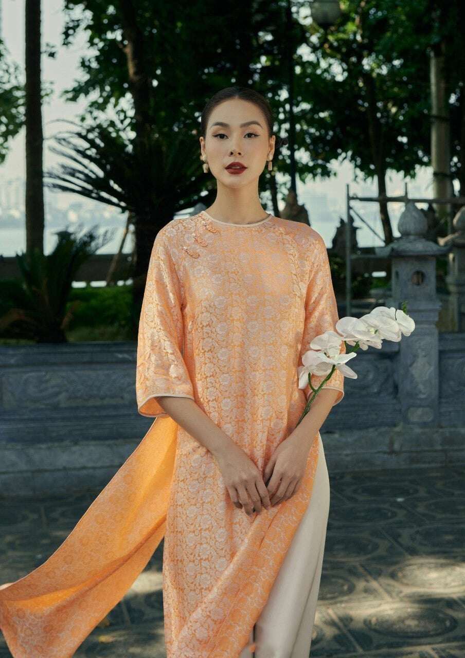 Chị em chọn áo dài Tết màu gì để amp;#34;hút lộcamp;#34; cả năm lại tôn cả da lẫn dáng? Người khôn ngoan sẽ chọn mẫu này - 12