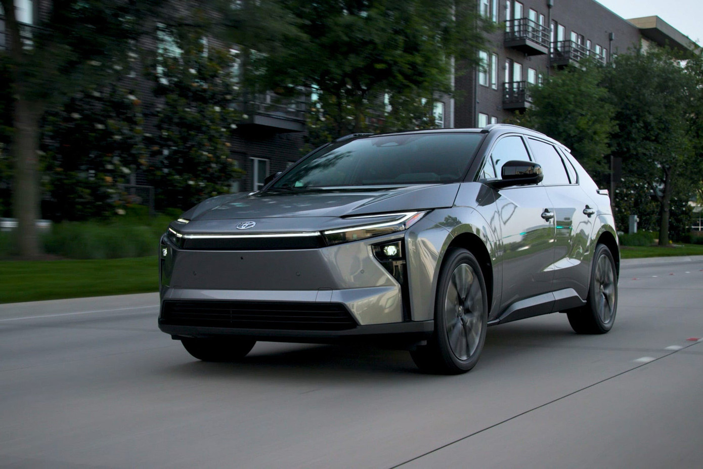 Xe điện Toyota bán chạy sau khi đổi tên- Ảnh 1.