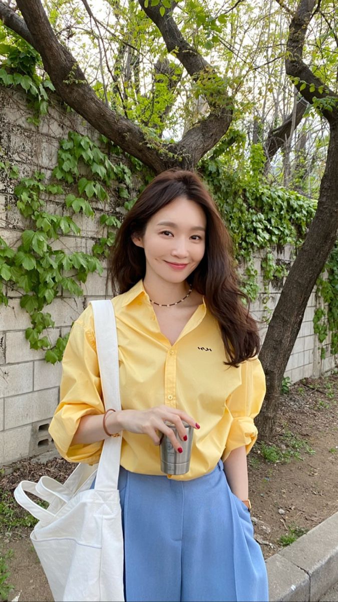 Tủ đồ có đủ 4 áo sơ mi này là chuẩn bài, qua Tết mặc đi làm vẫn amp;#34;chanh sảamp;#34; lại không sợ lỗi mốt - 11