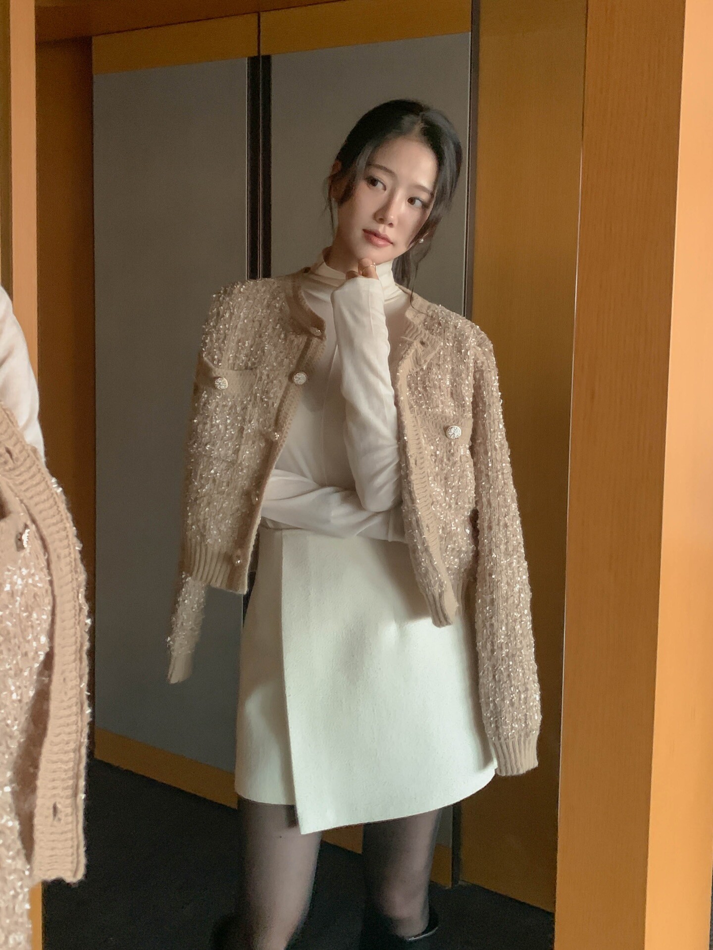 Tết thích mặc chân váy, 4 kiểu này chính là lựa chọn của chị em, cực dễ phối mà amp;#34;sống ảoamp;#34; vẫn đẹp lung linh - 7